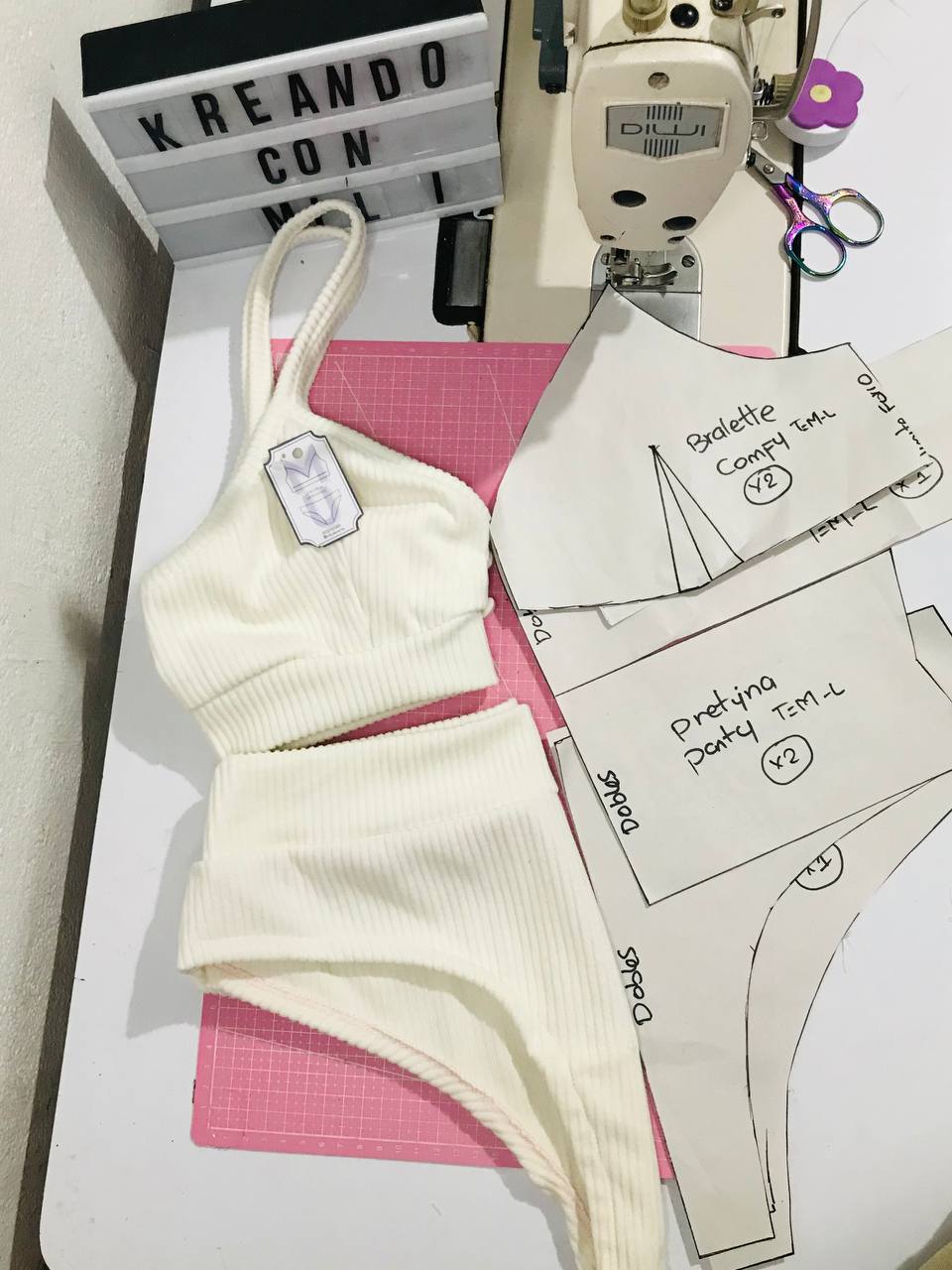 ci Set COMFY 1: PANTY CON PRETINA+ BRALETTE