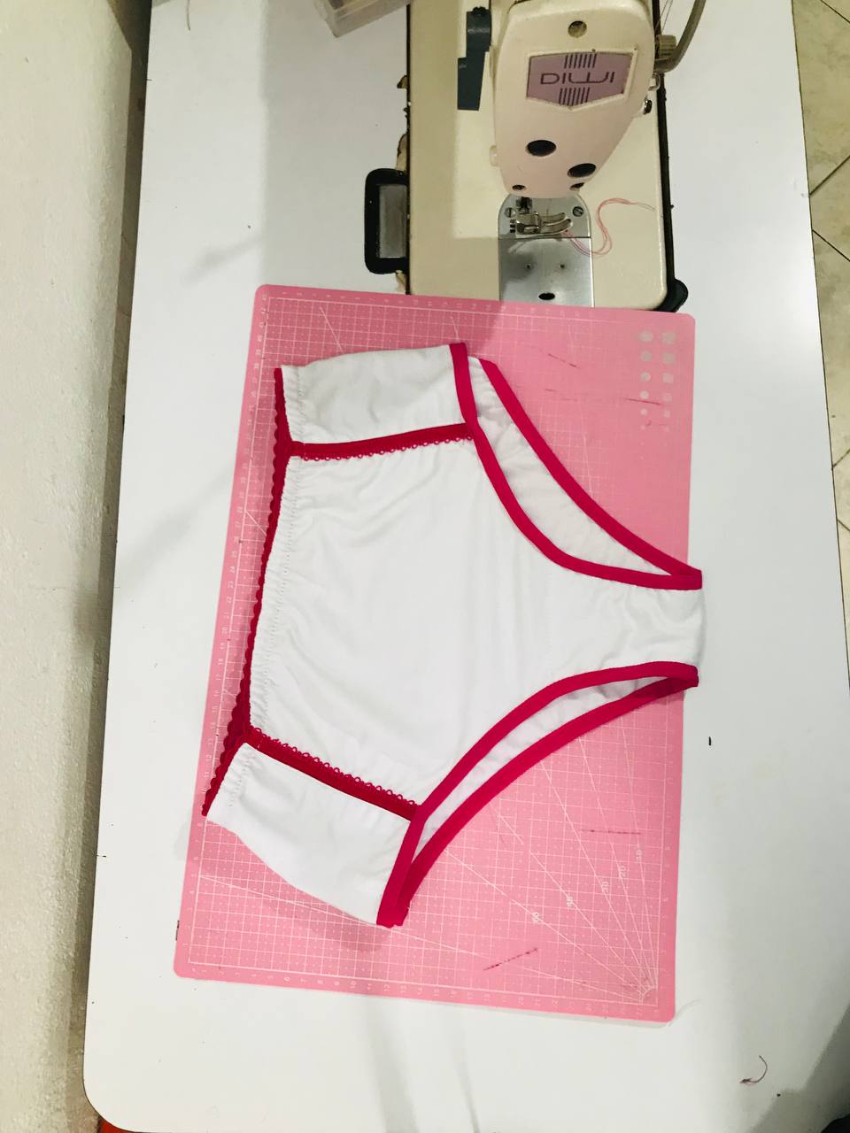 ci Set CLÁSICO: PANTY A LA CINTURA + BRALETTE (DAMA