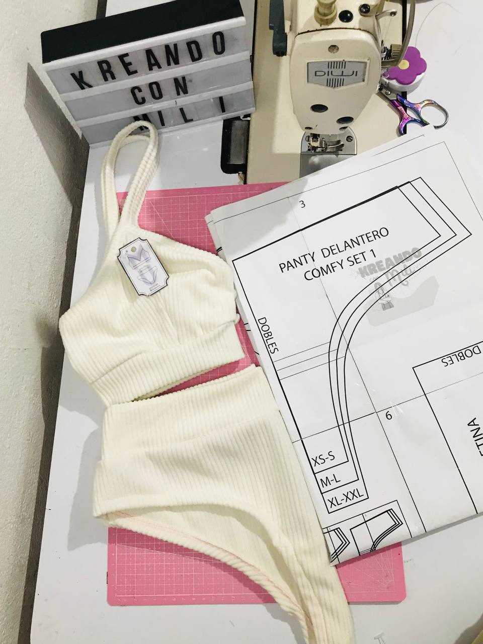 ci Set COMFY 1: PANTY CON PRETINA+ BRALETTE